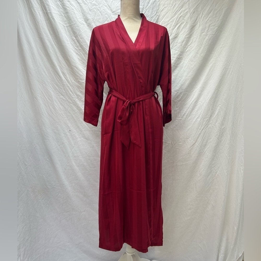 NWT Ekouaer Satin Robe with Belt Bell Sleeves Burgundy Medium